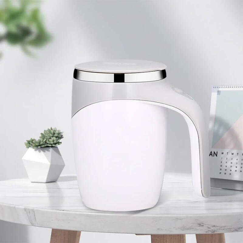 Caneca Misturadora Magnética Automática -  Caneca Mixer shake achocolatado café leite auto agitação caneca magnética portátil liquidificador elétrico recarregável copo 380ml